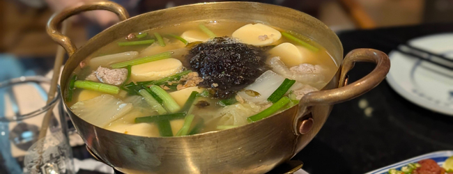 Soggiorni linguistici in Thailandia Bangkok con LISA! – cibo, cultura ed esperienze culinarie Zuppa thailandese a Bangkok Thailandia durante un soggiorno linguistico LISA! mostra la cucina tradizionale