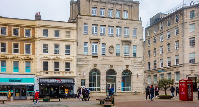 Scuola di lingue a Bournemouth durante un soggiorno linguistico LISA! in Inghilterra per adulti – edificio e zona