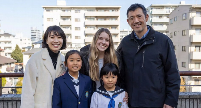Congedo formativo Osaka Giappone con LISA! – imparare il giapponese e soggiornare presso una famiglia ospitante Adulti con una famiglia ospitante giapponese durante un congedo formativo LISA! scoprono la cultura e praticano il giapponese nella vita quotidiana
