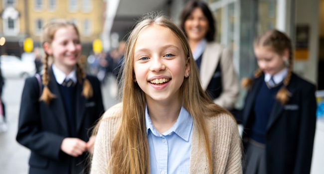 Soggiorni linguistici per studenti in Inghilterra Brighton con LISA! – alloggio in famiglia ospitante Studentessa con famiglia ospitante a Brighton durante un soggiorno linguistico LISA! per studenti in Inghilterra