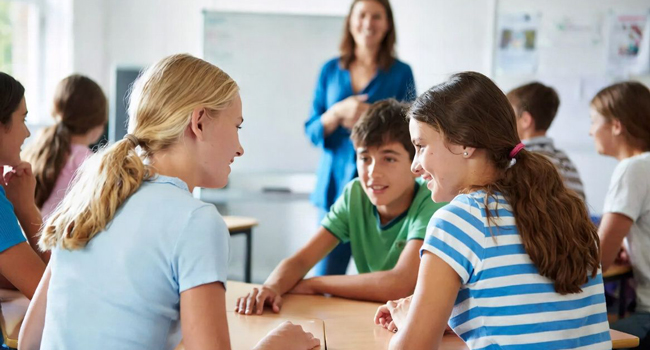 Imparare l’inglese con una vacanza studio LISA! a Ennis Studenti durante una lezione di inglese in una vacanza studio LISA! a Ennis, Irlanda