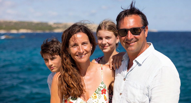 Soggiorni linguistici in Inghilterra Brighton con LISA! – vacanza in famiglia e corso di lingua al mare Famiglia vicino al mare durante un soggiorno linguistico LISA! in Inghilterra Brighton per studenti e adulti