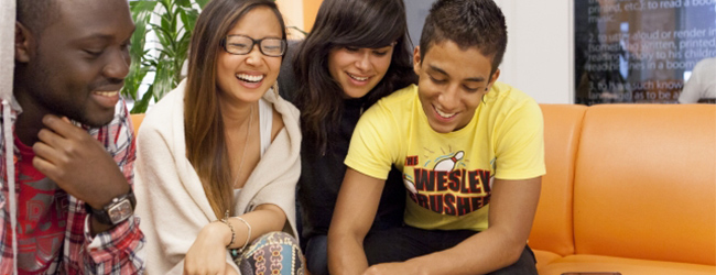 LISA-Sprachreisen-Englisch-New-York-Times-Square-Sprachschule-Sprachunterricht-Lounge-Cafeteria-internationale-Teilnehmer