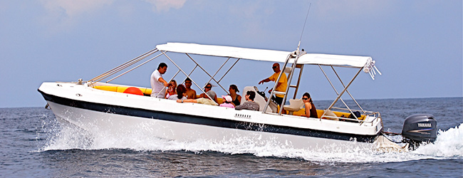 LISA-Sprachreisen-Englisch-Schueler-Malta-Salina-Beach-Freizeit-Aktivitaeten-Ausfluege-Bootstour-Power-Boat