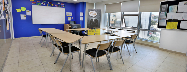 LISA-Sprachreisen-Erwachsene-Arabisch-Jordanien-Amman-Sprachschule-Klassenraum-Unterricht LISA-Sprachreisen-Erwachsene-Arabisch-Jordanien-Amman-Sprachschule-Klassenraum-Unterricht