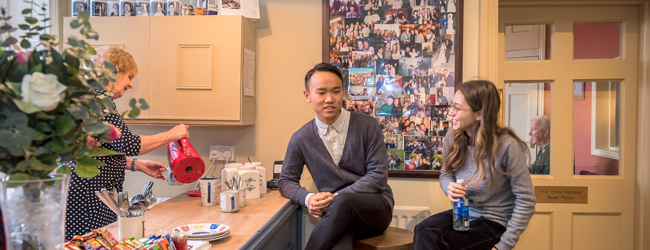 LISA-Sprachreisen-Erwachsene-Englisch-England-Shrewsbury-Sprachschule-Cafe-Pause-Lounge-Tee LISA-Sprachreisen-Erwachsene-Englisch-England-Shrewsbury-Sprachschule-Cafe-Pause-Lounge-Tee