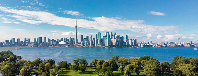LISA-Sprachreisen-Erwachsene-Englisch-Kanada-Toronto-Oldtown-Skyline-CN-Tower-See