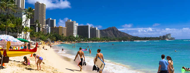 LISA-Sprachreisen-Erwachsene-Englisch-USA-Honolulu-Waikiki-Hawaii-Beach-Meer-Surfen