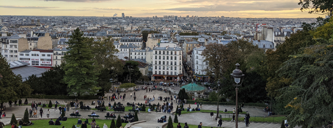 LISA-Sprachreisen-Erwachsene-Franzoesisch-Frankreich-Paris-Sacre-Coeur-Ausblick-Abend