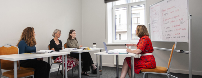 LISA-Sprachreisen-Erwachsene-Russisch-Lettland-Riga-Sprachschule-Unterricht-Gruppe-Klassenraum LISA-Sprachreisen-Erwachsene-Russisch-Lettland-Riga-Sprachschule-Unterricht-Gruppe-Klassenraum