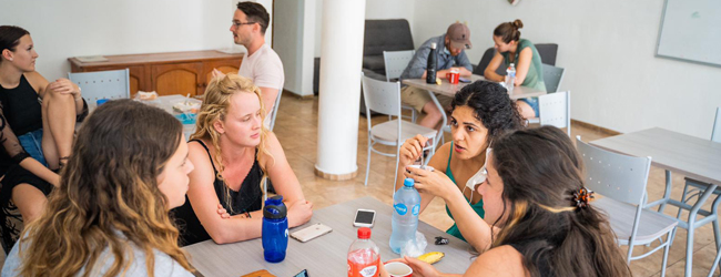 LISA-Sprachreisen-Erwachsene-Spanisch-Mexiko-Playa-del-Carmen-Schule-Pause-Lounge LISA-Sprachreisen-Erwachsene-Spanisch-Mexiko-Playa-del-Carmen-Schule-Pause-Lounge