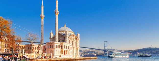 LISA-Sprachreisen-Erwachsene-Tuerkisch-Tuerkei-Istanbul-Bosporus-Meerenge-Bruecke-Moschee