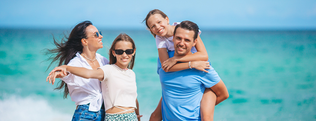 LISA-Sprachreisen-Familien-Englisch-Malta-Sliema-Meer-Blau-Urlaub-Strand-Sommer
