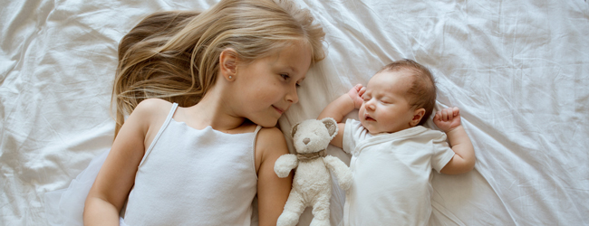 Portugiesische Vornamen für Mädchen & Jungen Schöne portugiesische Vornamen für Mädchen & Jungen mit Bedeutungen und Herkunft