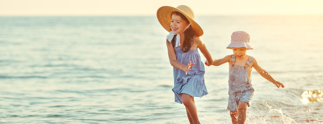 Beliebte & schöne französische Jungennamen und Mädchennamen