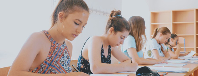 LISA-Sprachreisen-Schueler-Deutsch-Oesterreich-Wien-Sprachschule-Unterrischt-Sprachkurs-Schreiben