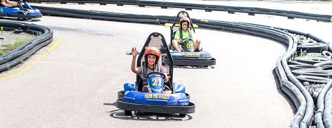 LISA-Sprachreisen-Schueler-Englisch-Kanada-Toronto-Freizeit-Go-Kart-Bahn LISA-Sprachreisen-Schueler-Englisch-Kanada-Toronto-Freizeit-Go-Kart-Bahn
