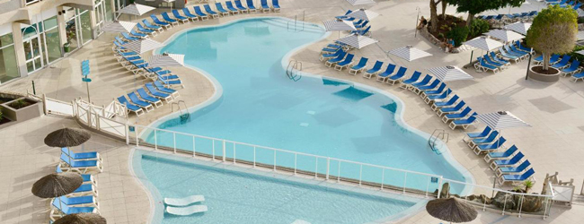 LISA-Sprachreisen-Schueler-Spanisch-Spanien-Teneriffa-Hotel-Pools-Liegen-Relxen LISA-Sprachreisen-Schueler-Spanisch-Spanien-Teneriffa-Hotel-Pools-Liegen-Relxen