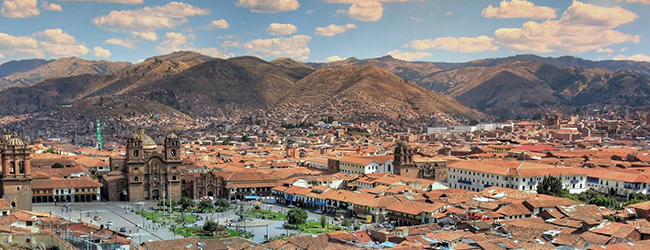 LISA-Sprachreisen-Spanisch-Cusco-Peru-Handarbeit-Handwerk-Weben-typische-peruanische-Muster-Anden-Hochland